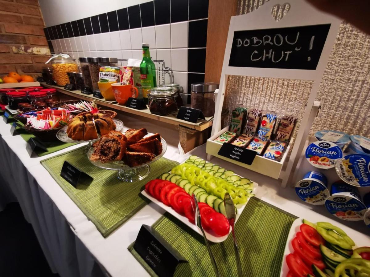Hotel U Cisare Iii. Melnik Ngoại thất bức ảnh